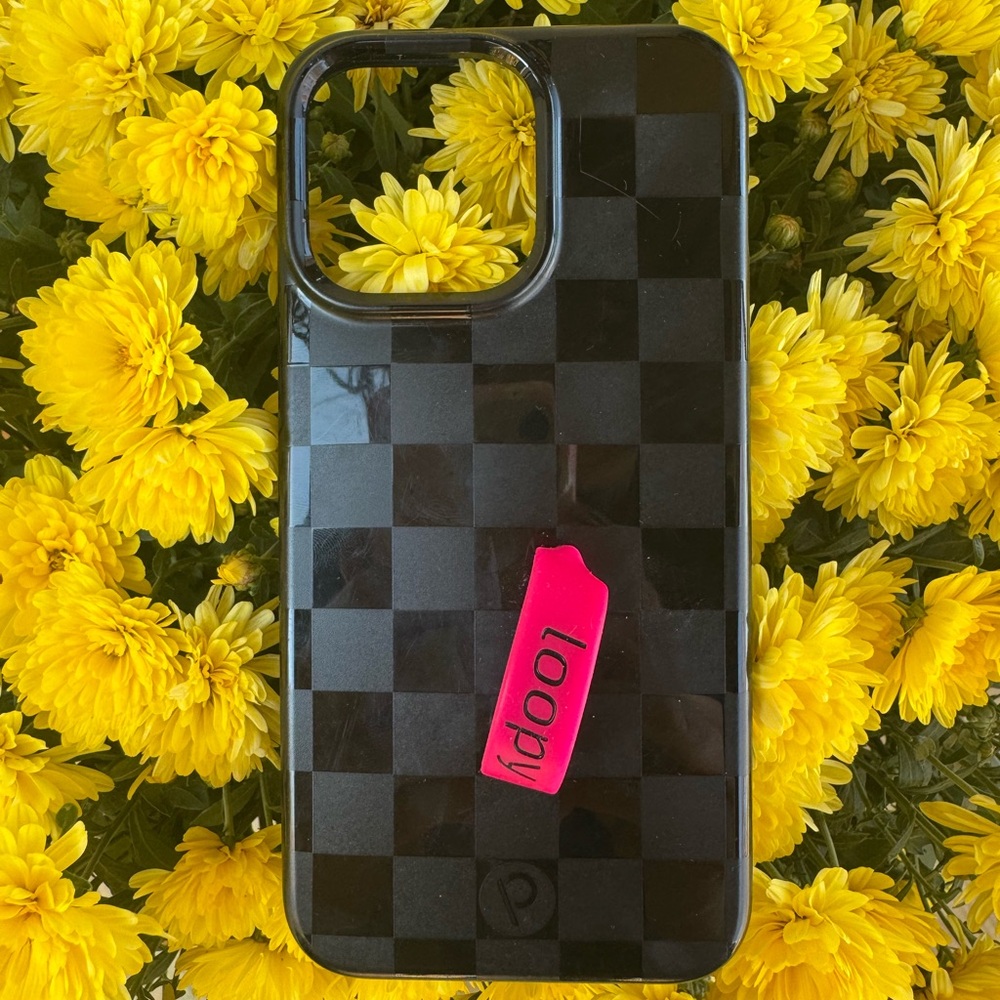 iPhone 15 Pro Max lefty loopy case